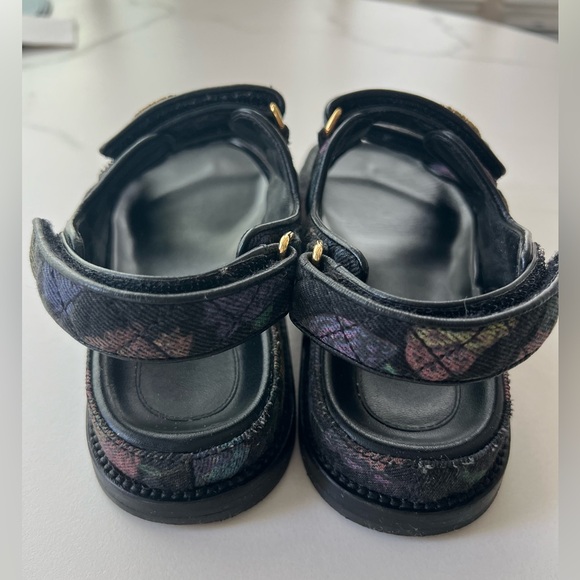 Rare Chanel dad Sandals - Picture 3 of 5